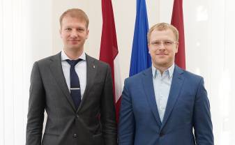 Klimata un enerģētikas ministrs Kaspars Melnis apmeklēja Daugavpili un Augšdaugavas novadu