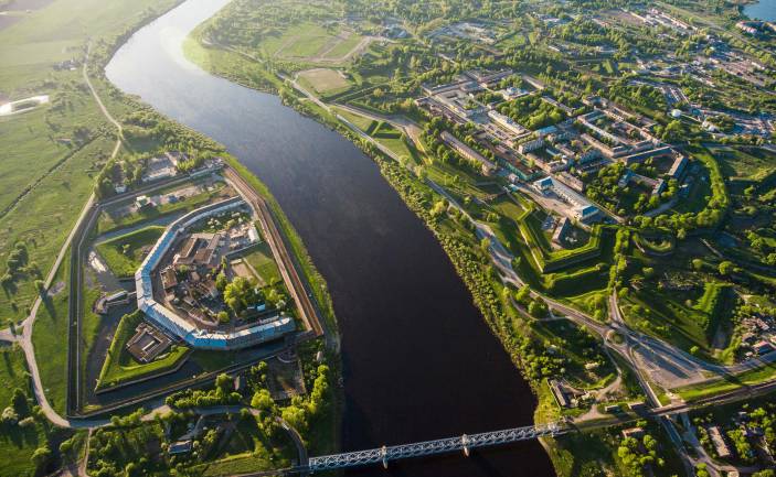 LCB IZSTĀDE PAR LATVIJAS AINAVU DĀRGUMIEM