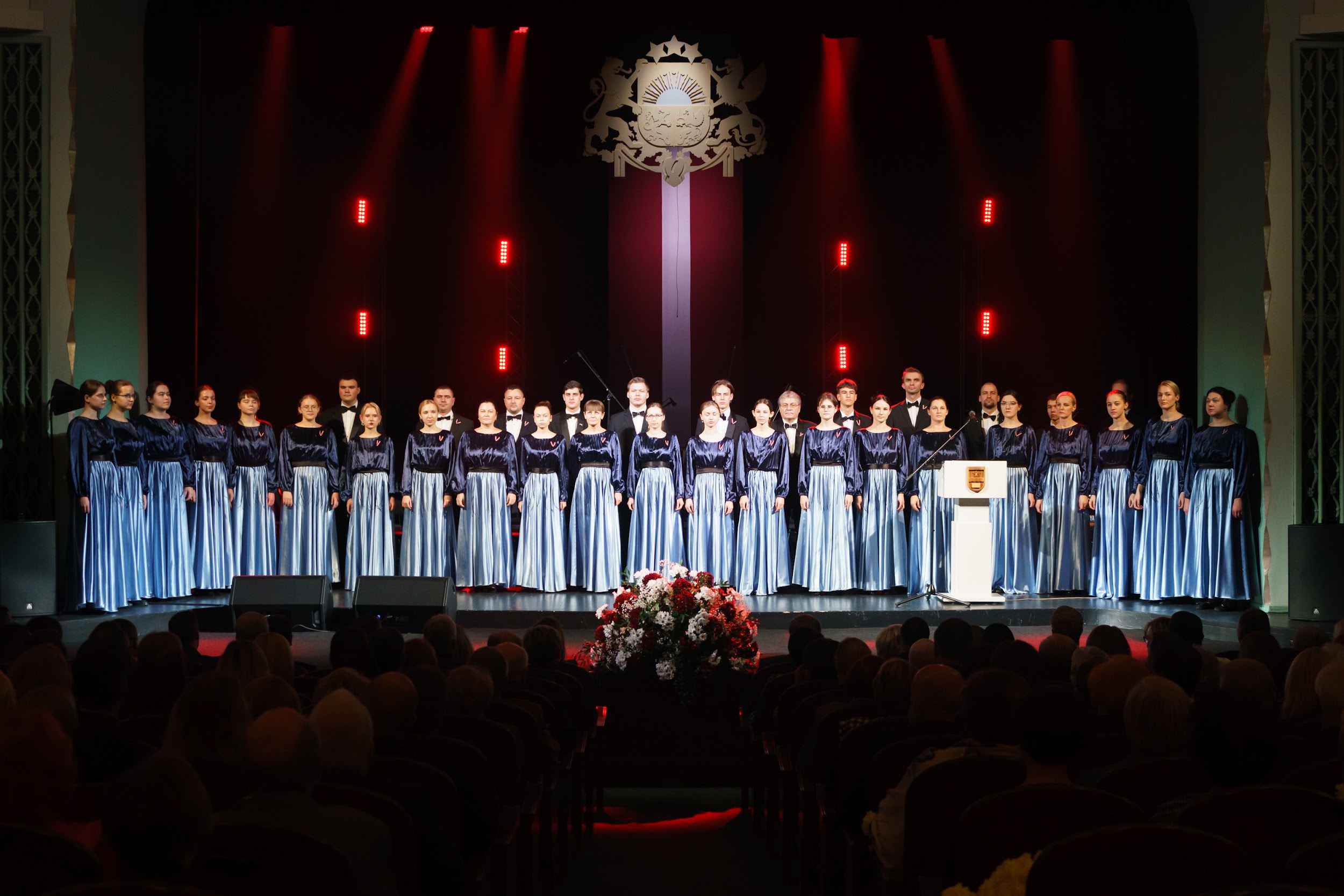 Daugavpils valstspilsētas pašvaldības domes apbalvojuma “Gada balva” pasniegšanas ceremonija. Svētku koncerts. d