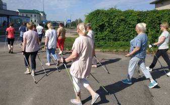 Noslēgtas nūjošanas nodarbības pilsētas iedzīvotājiem