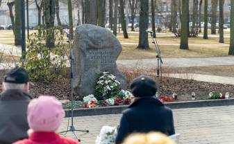 Daugavpilī piemin komunistiskā genocīda upurus