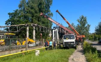 Hidrauliskās pārbaudes laikā notika siltumtrases pārrāvums Smilškalna ielā