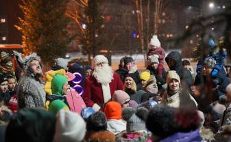 Trešdien Ziemassvētku eglītes iedegsies Ķīmijā un Dzelzceļniekā