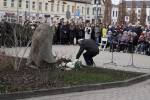 DAUGAVPILĪ GODINĀJA KOMUNISTISKĀ GENOCĪDA UPURU PIEMIŅU 14