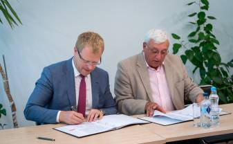 Parakstīti līgumi Daugavpils ALTOP industriālā parka būvniecībai (Video)