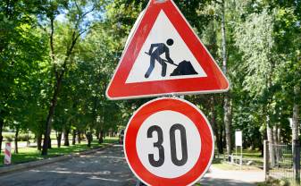 No 2. līdz 5. jūlijam ierobežos autotransporta kustības ātrumu Daugavas ielā