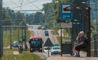 SENIORU INTERESE PAR SABIEDRISKĀ TRANSPORTA MĒNEŠBIĻETĒM TURPINA AUGT