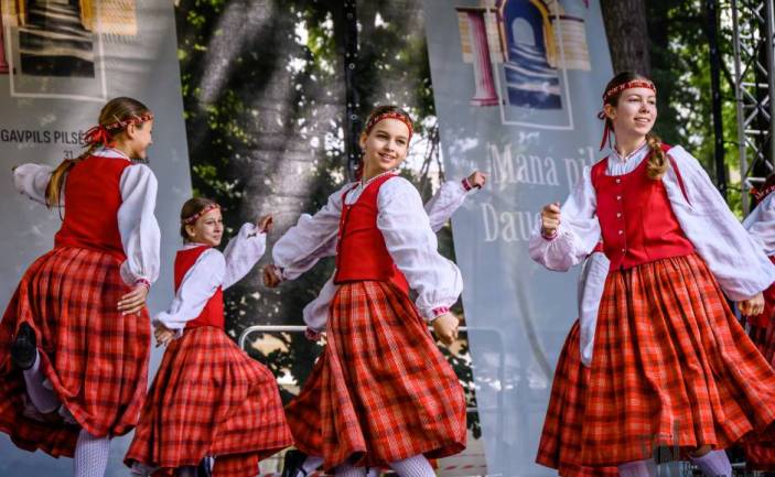 Vēl tikai nedēļu radošie kolektīvi un solisti var pieteikties dalībai pilsētas svētkos