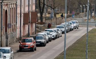 Autovadītājus aicina ievērot stāvēšanas noteikumus un saudzēt pilsētas vidi!