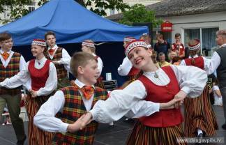 Daugavpilī notiks tautas deju festivāls “Latvju bērni danci veda”