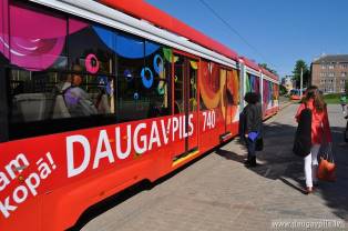 Par tramvaju un autobusu reisu un vagonu skaita palielināšanu Pilsētas svētku laikā