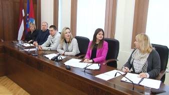 Kārtējā preses konferencē pamattēmas bija Biznesa konference, reģistrēšanās uz vasaras nodarbinātību un dalīto atkritumu savākšana  (VIDEO)