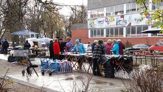 Par pastāvīgām ielu tirdzniecības vietām